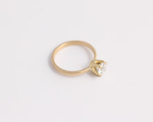 18ct Yellow gold Engagement Ring with 6 Claw Set Ethical Diamond, [product_type} - Ash Hilton Jewellery