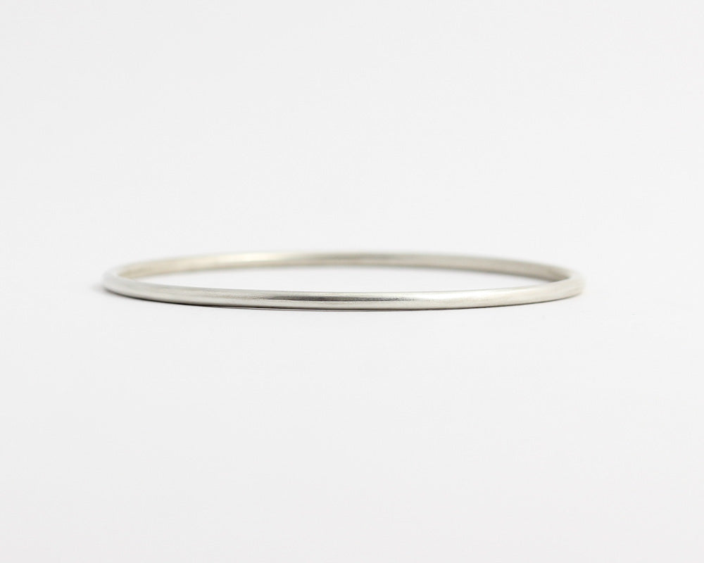Round White Gold/Silver Bangle, [product_type} - Ash Hilton Jewellery