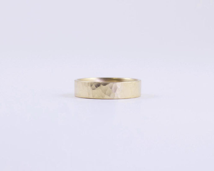 Hammered Ring in Yellow Gold - Medium