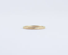 Hammered Ring in Yellow Gold - Narrow