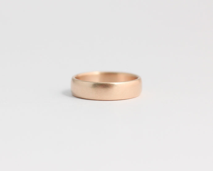 Rounded Ethical Rose Beach Gold Band - Medium, [product_type} - Ash Hilton Jewellery