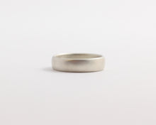 Rounded Ethical White Beach Gold Band - Medium, [product_type} - Ash Hilton Jewellery